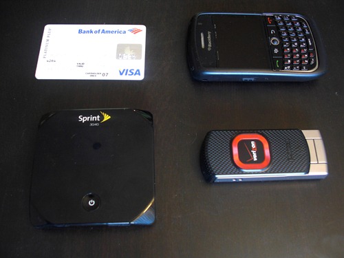 Verizon UML290 Size comparison